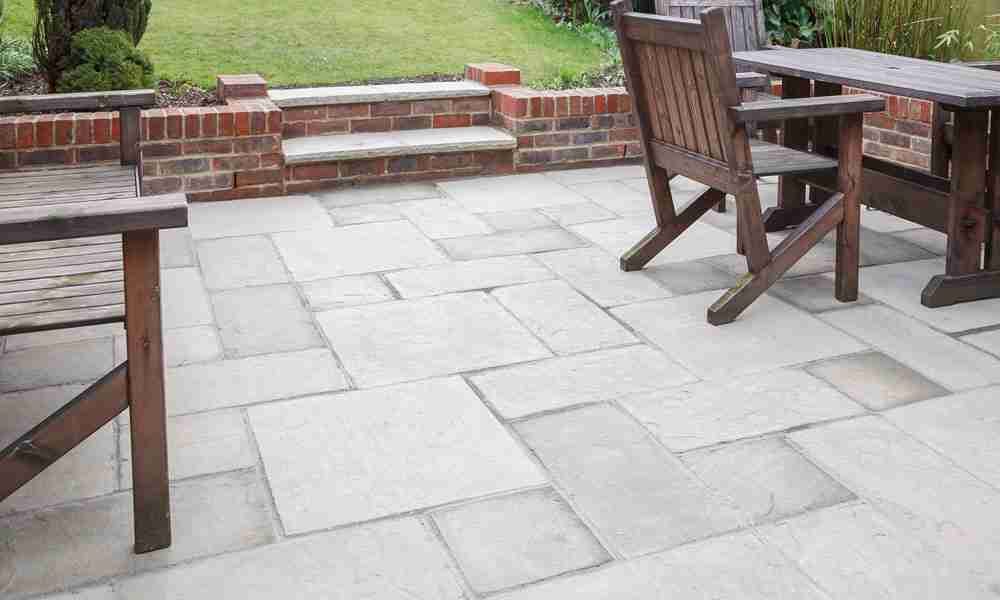 stone-patio Paver patio with no freeze and thaw damage present